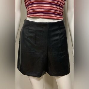 Express Faux Leather Moto Shorts High Rise Womens 2 Black Hot Pants NWOT